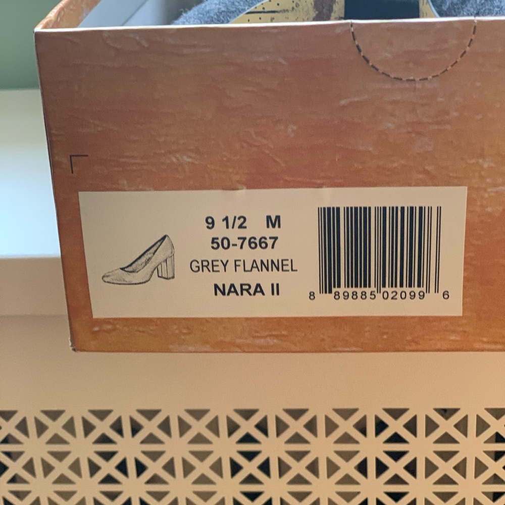 Grey Flannel shoe